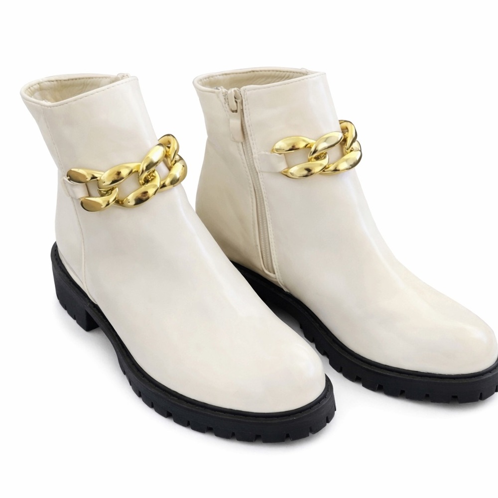 Nicole Miller Elle White Leather Side Zip Lug Sole Chain Link Ankle Boots 7.5